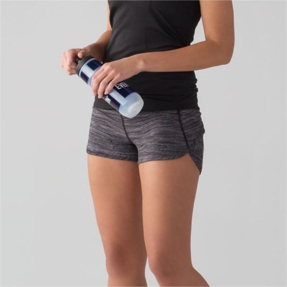 LULULEMON Speed Short (4-way Stretch 2.5") Bit Point Ice Grey / Black Size 10